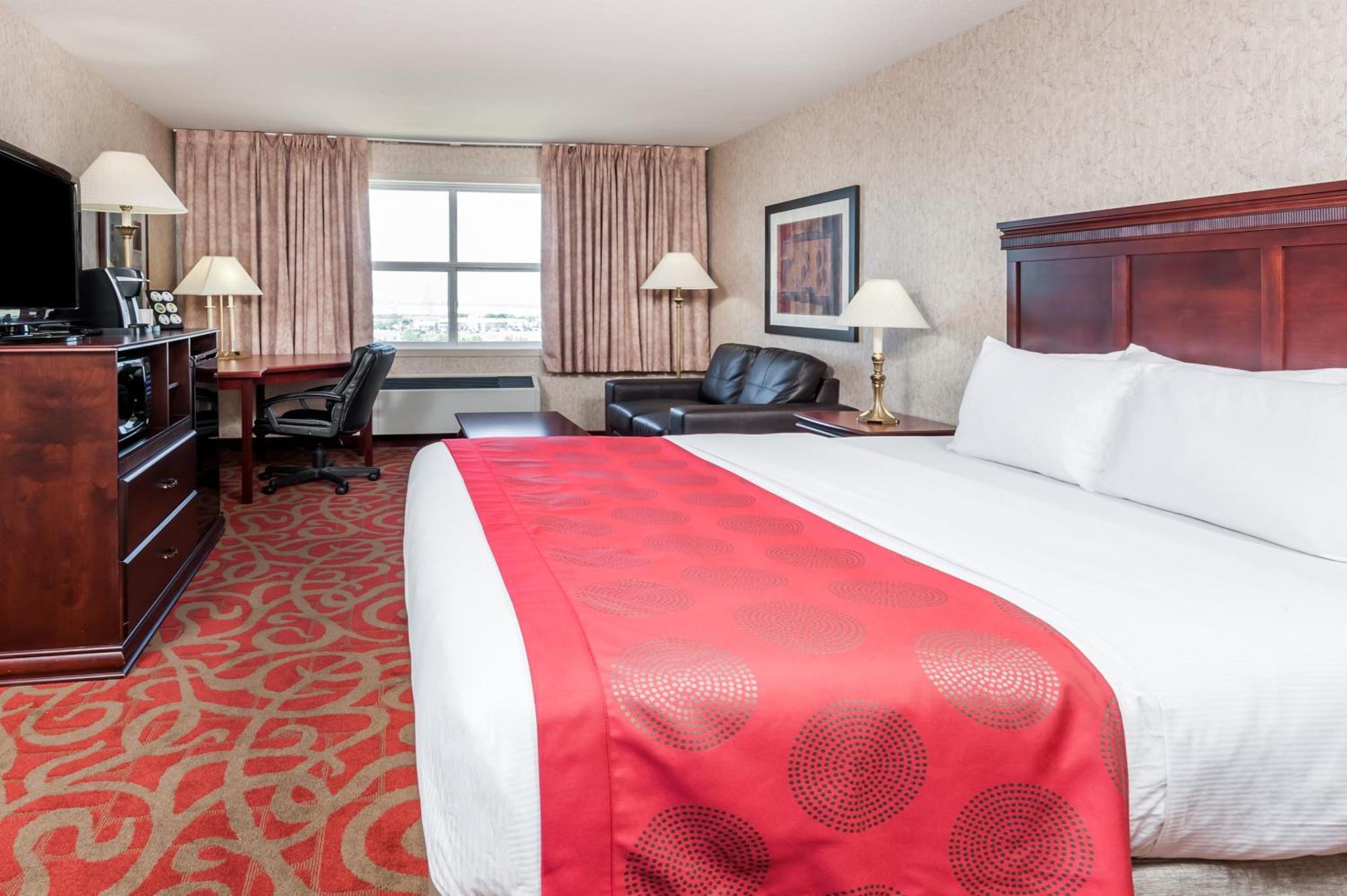 Ramada By Wyndham Sherwood Park Room photo