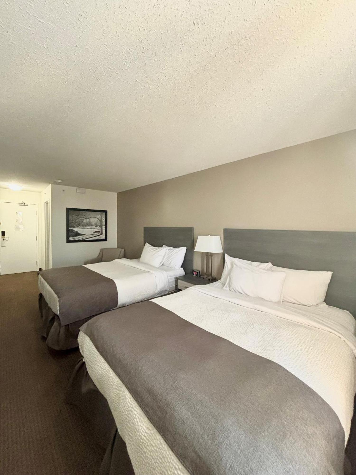 Ramada By Wyndham Sherwood Park Exterior photo