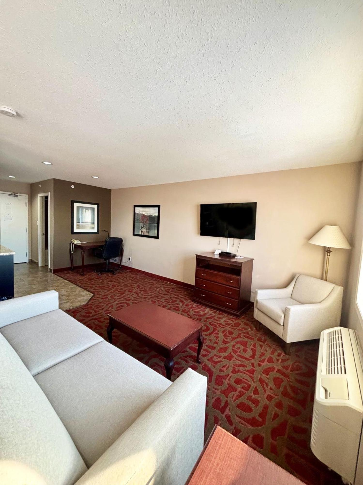 Ramada By Wyndham Sherwood Park Exterior photo