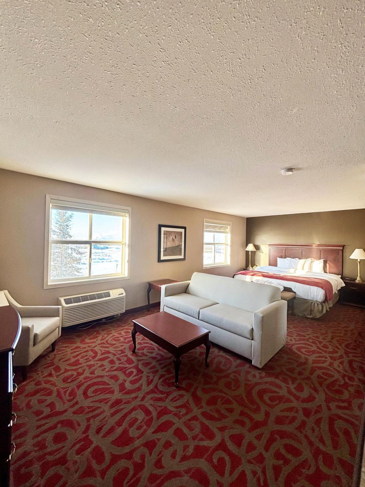 Ramada By Wyndham Sherwood Park Exterior photo
